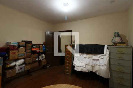 Casa à venda com 166m², 3 quartos e 1 vagaQuarto Casa Fundos