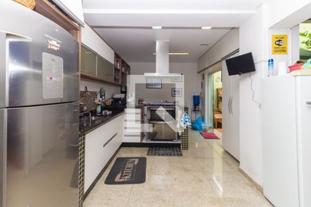 Casa à venda com 249m², 3 quartos e 2 vagas Casa à venda com 249m², 3 quartos e 2 vagasCozinha