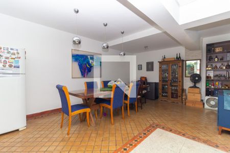 Casa à venda com 249m², 3 quartos e 2 vagas Casa à venda com 249m², 3 quartos e 2 vagasSala de Jantar