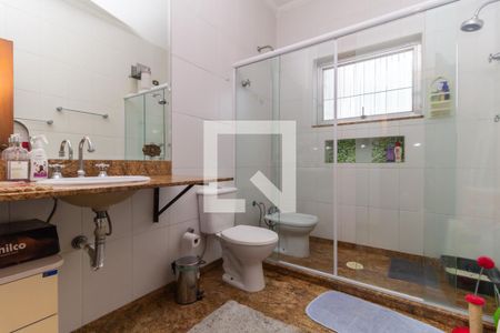 Casa à venda com 249m², 3 quartos e 2 vagas Casa à venda com 249m², 3 quartos e 2 vagasBanheiro