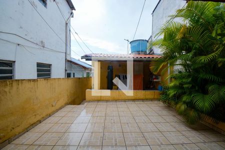 Casa à venda com 100m², 3 quartos e 2 vagas Casa à venda com 100m², 3 quartos e 2 vagasQuintal - churrasqueira