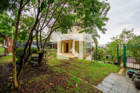 Casa à venda com 266m², 3 quartos e 4 vagas Casa à venda com 266m², 3 quartos e 4 vagasEntrada