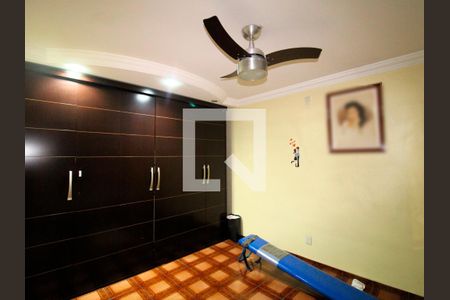 Casa à venda com 180m², 5 quartos e 1 vaga Casa à venda com 180m², 5 quartos e 1 vagaQuarto 3