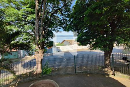 Casa à venda com 49m², 3 quartos e 2 vagasQuintal