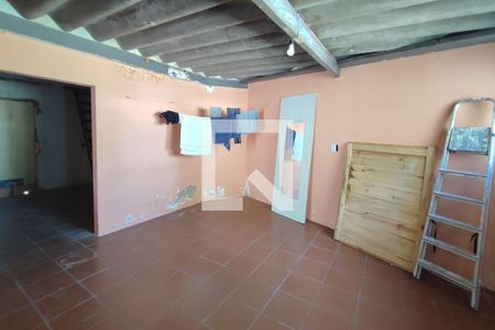 Casa à venda com 49m², 3 quartos e 2 vagasComôdo extra