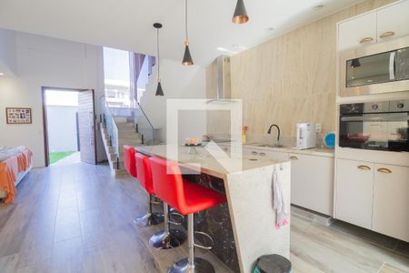 Casa para alugar com 254m², 4 quartos e 2 vagas Casa para alugar com 254m², 4 quartos e 2 vagasCozinha