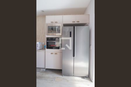 Casa para alugar com 254m², 4 quartos e 2 vagas Casa para alugar com 254m², 4 quartos e 2 vagasCozinha