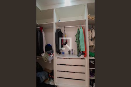 Casa para alugar com 254m², 4 quartos e 2 vagas Casa para alugar com 254m², 4 quartos e 2 vagasCloset da suíte 3