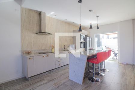 Casa para alugar com 254m², 4 quartos e 2 vagas Casa para alugar com 254m², 4 quartos e 2 vagasCozinha