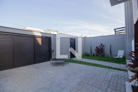Casa para alugar com 254m², 4 quartos e 2 vagas Casa para alugar com 254m², 4 quartos e 2 vagasQuintal
