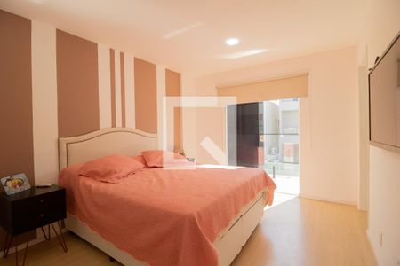 Casa para alugar com 254m², 4 quartos e 2 vagas Casa para alugar com 254m², 4 quartos e 2 vagasSuíte master