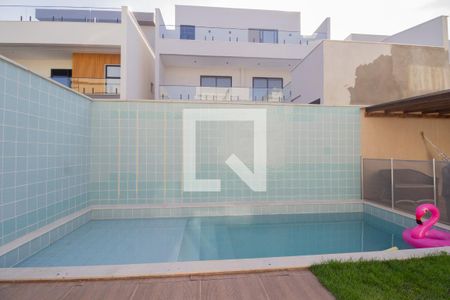 Casa para alugar com 254m², 4 quartos e 2 vagas Casa para alugar com 254m², 4 quartos e 2 vagasPiscina