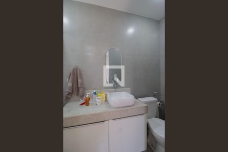 Casa para alugar com 254m², 4 quartos e 2 vagas Casa para alugar com 254m², 4 quartos e 2 vagasBanheiro da Suíte 2