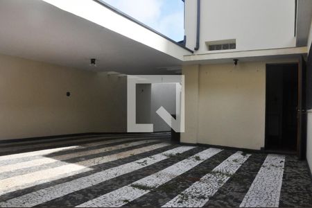 Casa à venda com 240m², 4 quartos e 4 vagas Casa à venda com 240m², 4 quartos e 4 vagasÁrea comum - Churrasqueira