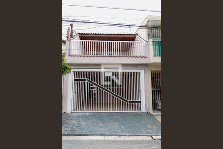 Casa para alugar com 200m², 2 quartos e 2 vagas Casa para alugar com 200m², 2 quartos e 2 vagasFachada