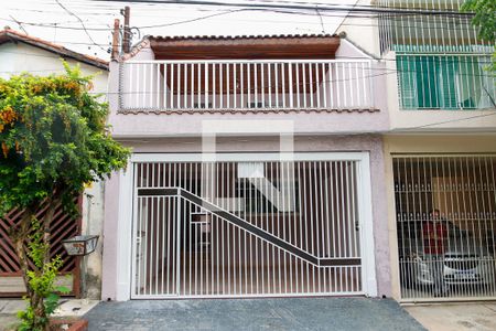 Casa para alugar com 200m², 2 quartos e 2 vagas Casa para alugar com 200m², 2 quartos e 2 vagasFachada