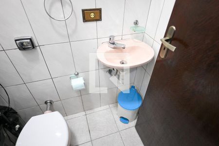 Casa à venda com 188m², 3 quartos e 2 vagas Casa à venda com 188m², 3 quartos e 2 vagasBanheiro