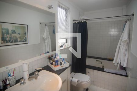 Apartamento à venda com 216m², 3 quartos e 1 vaga Apartamento à venda com 216m², 3 quartos e 1 vagaBanheiro