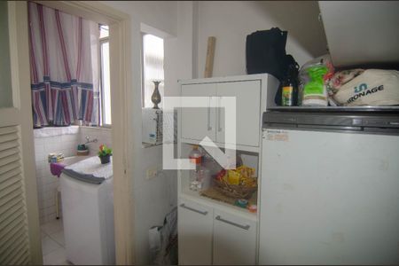 Apartamento à venda com 216m², 3 quartos e 1 vaga Apartamento à venda com 216m², 3 quartos e 1 vagaÁrea de Serviço