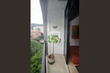 Apartamento à venda com 216m², 3 quartos e 1 vaga Apartamento à venda com 216m², 3 quartos e 1 vagaVaranda