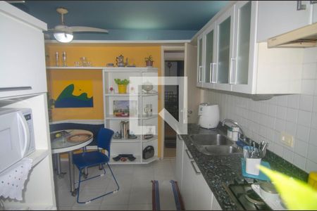 Apartamento à venda com 216m², 3 quartos e 1 vaga Apartamento à venda com 216m², 3 quartos e 1 vagaCozinha