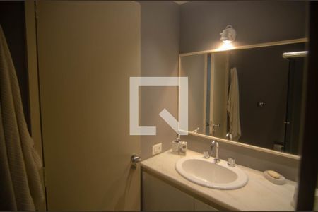 Apartamento à venda com 216m², 3 quartos e 1 vaga Apartamento à venda com 216m², 3 quartos e 1 vagaBanheiro da Suíte