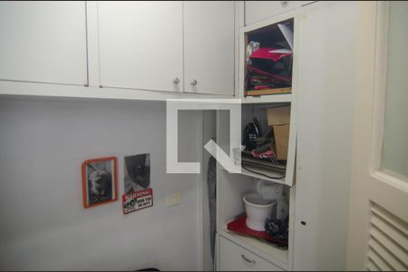 Apartamento à venda com 216m², 3 quartos e 1 vaga Apartamento à venda com 216m², 3 quartos e 1 vagaÁrea de Serviço