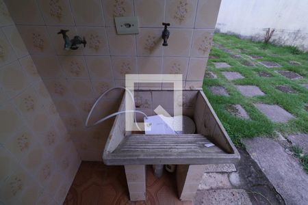 Casa à venda com 120m², 4 quartos e 6 vagasLavanderia (Torneira)