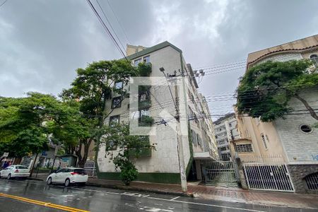 Apartamento à venda com 204m², 4 quartos e 1 vaga Apartamento à venda com 204m², 4 quartos e 1 vagaFachada