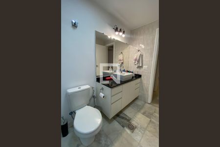 Apartamento à venda com 204m², 4 quartos e 1 vaga Apartamento à venda com 204m², 4 quartos e 1 vagaBanheiro