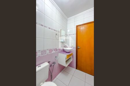 Casa à venda com 255m², 4 quartos e 6 vagasBanheiro da Suíte