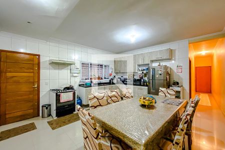 Casa à venda com 255m², 4 quartos e 6 vagasCozinha