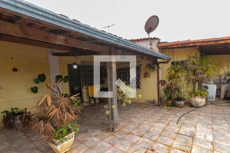 Casa à venda com 185m², 2 quartos e 6 vagasSacada