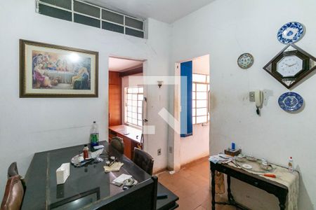 Casa à venda com 185m², 2 quartos e 6 vagasSala 