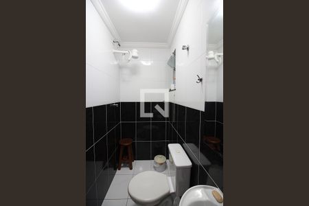 Casa para alugar com 275m², 3 quartos e 4 vagasBanheiro de serviço