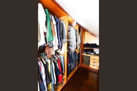 Casa à venda com 308m², 3 quartos e 4 vagas Casa à venda com 308m², 3 quartos e 4 vagasCloset da suíte 3