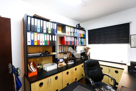 Casa à venda com 308m², 3 quartos e 4 vagas Casa à venda com 308m², 3 quartos e 4 vagasEscritório