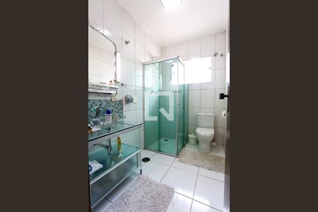 Casa à venda com 308m², 3 quartos e 4 vagas Casa à venda com 308m², 3 quartos e 4 vagasBanheiro da Suíte 2