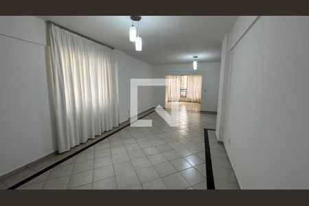 Sala de apartamento para alugar com 3 quartos, 117m² em Setor Bueno, Goiânia