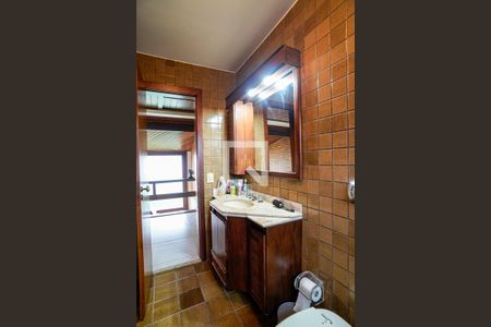 Casa de condomínio à venda com 350m², 4 quartos e 2 vagas Casa de condomínio à venda com 350m², 4 quartos e 2 vagasBanheiro da Suíte 2