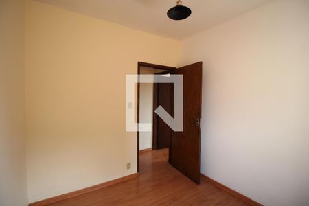 Casa à venda com 212m², 4 quartos e 4 vagasQuarto 2 