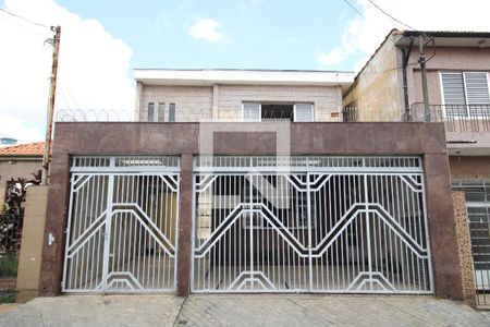 Casa à venda com 212m², 4 quartos e 4 vagasFachada