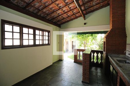 Casa à venda com 212m², 4 quartos e 4 vagasChurrasqueira