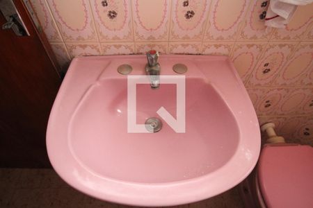 Casa à venda com 212m², 4 quartos e 4 vagasLavabo