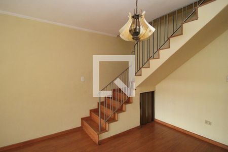 Casa à venda com 212m², 4 quartos e 4 vagasSala  