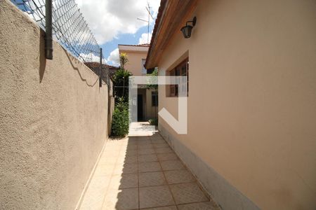 Casa à venda com 212m², 4 quartos e 4 vagasQuintal