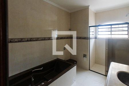 Casa à venda com 288m², 3 quartos e 3 vagas Casa à venda com 288m², 3 quartos e 3 vagasBanheiro da Suíte