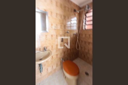 Casa à venda com 288m², 3 quartos e 3 vagas Casa à venda com 288m², 3 quartos e 3 vagasBanheiro de Serviço