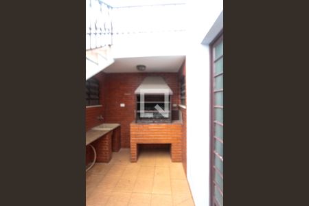 Casa à venda com 288m², 3 quartos e 3 vagas Casa à venda com 288m², 3 quartos e 3 vagasÁrea externa
