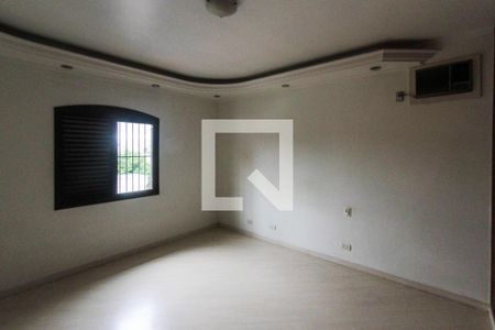 Casa à venda com 288m², 3 quartos e 3 vagas Casa à venda com 288m², 3 quartos e 3 vagasQuarto